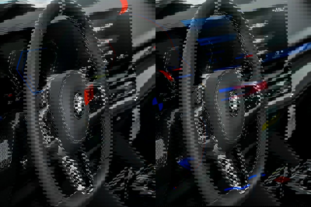 Used 2026 BMW M5 Touring w/ Executive Package image 26