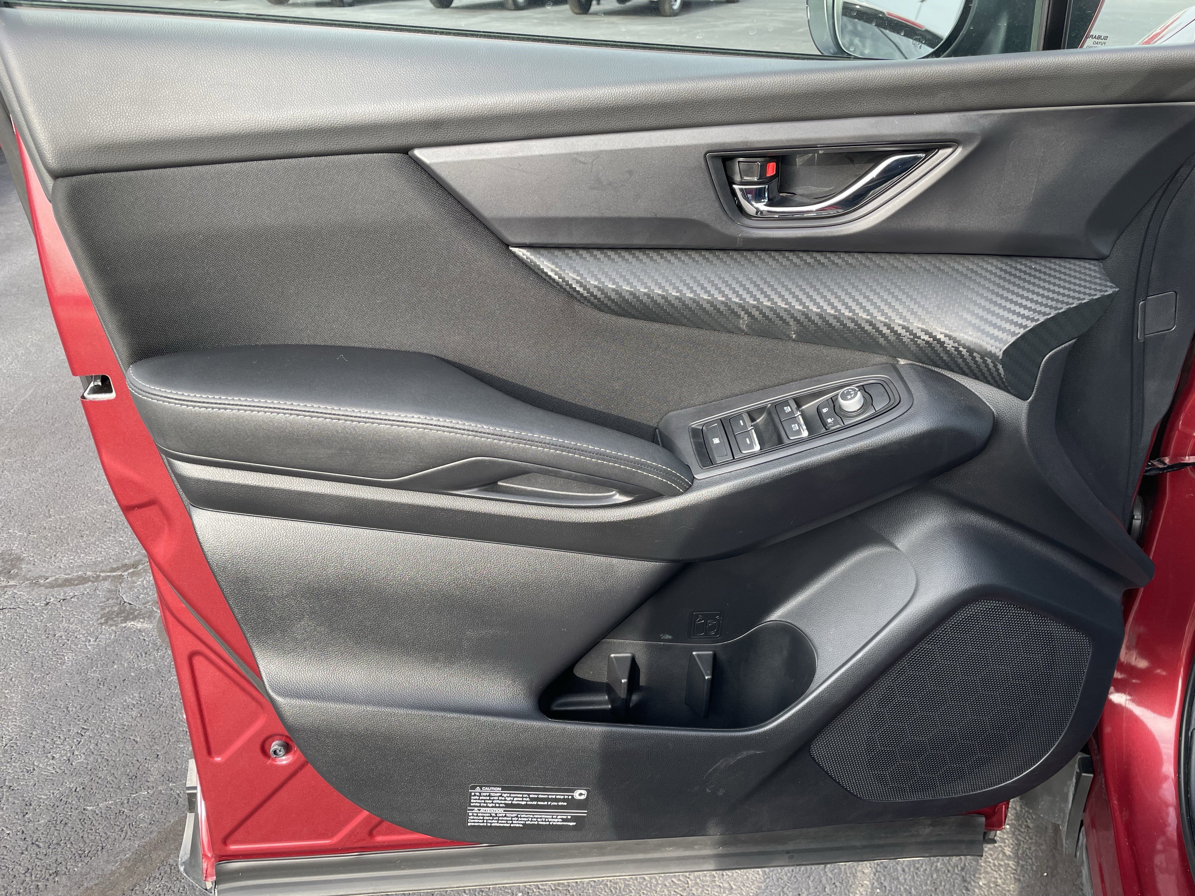 Used 2024 Subaru Ascent Premium w/ Convenience Package image 12