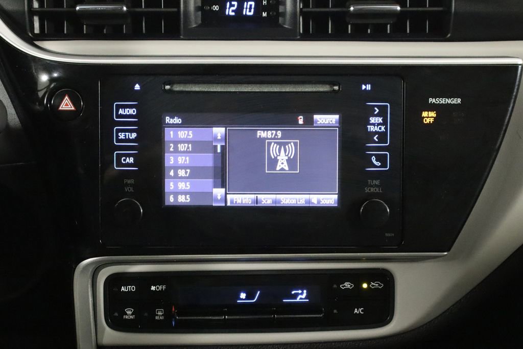Used 2017 Toyota Corolla LE FWD image 26