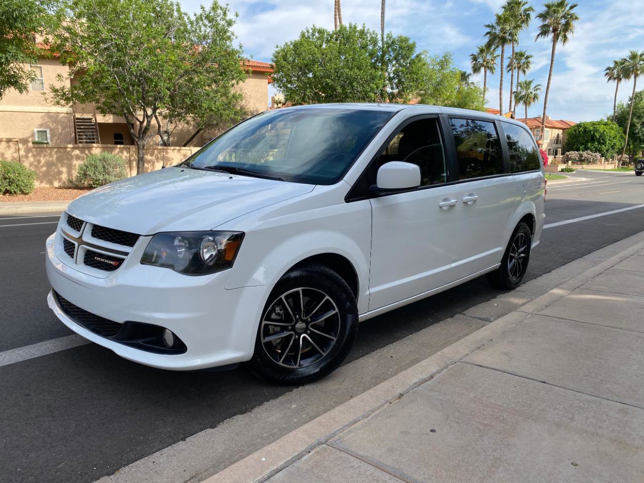 Used 2019 Dodge Grand Caravan GT FWD image 3