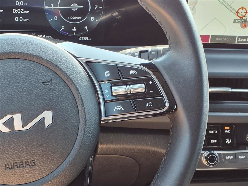 Used 2025 Kia Seltos EX AWD/4WD image 17