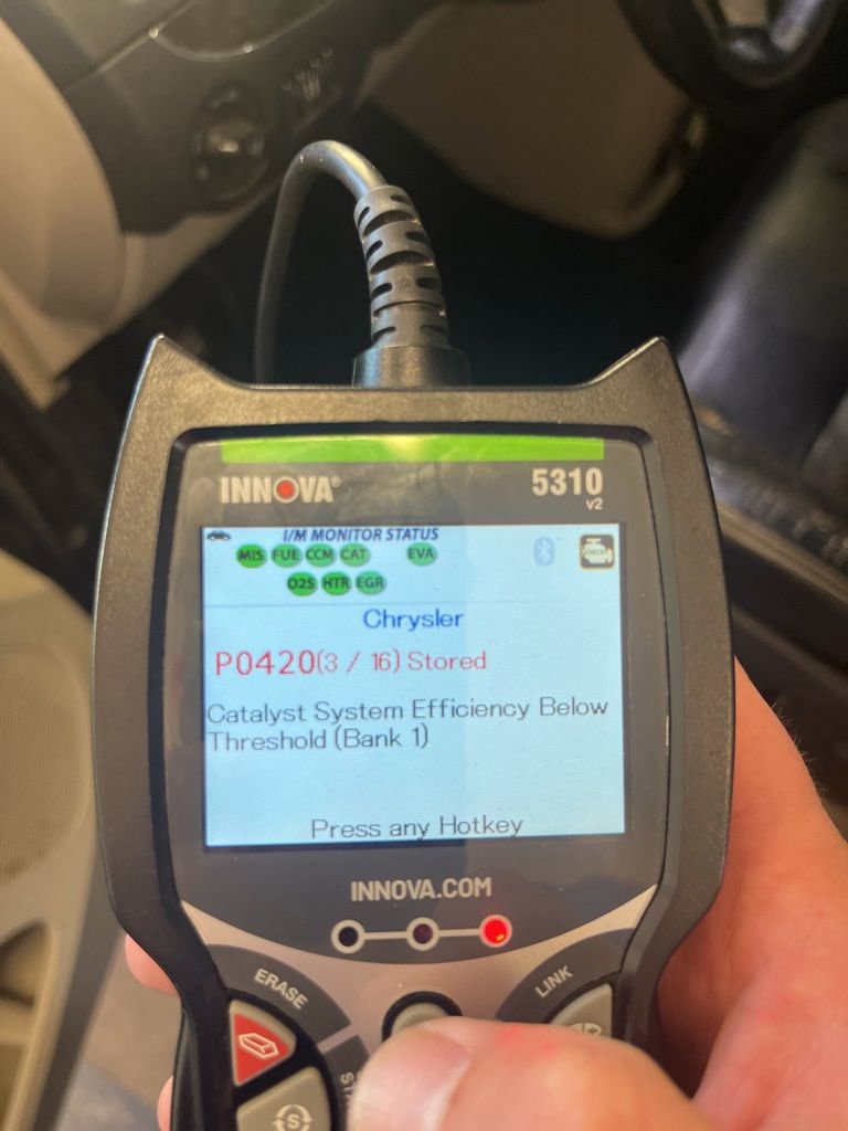 Used 2015 Chrysler Town & Country Touring FWD image 17