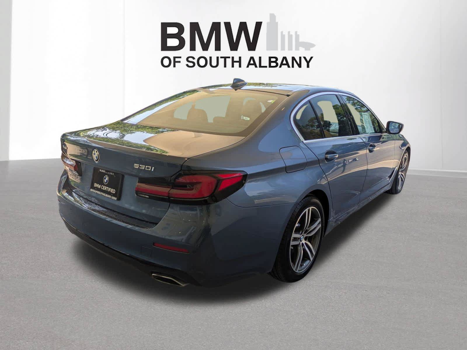 Certified 2023 BMW 530i xDrive w/ Premium Package AWD/4WD image 3