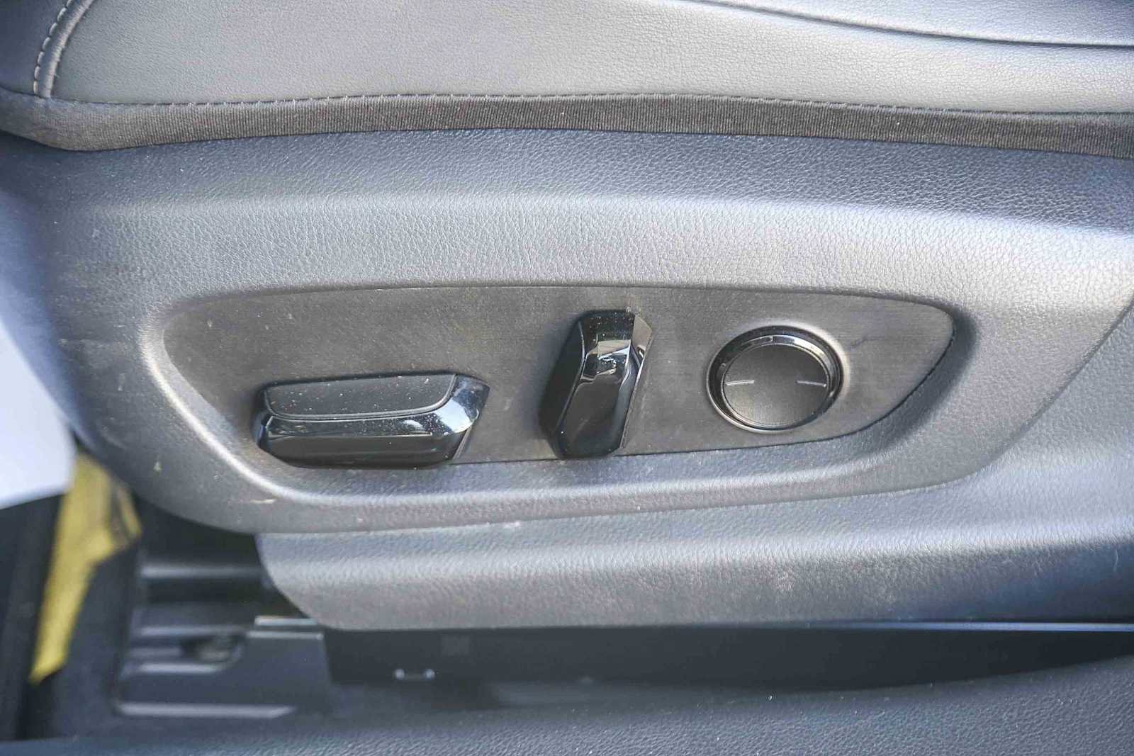 Used 2024 Lexus ES 300h w/ Premium Package image 18