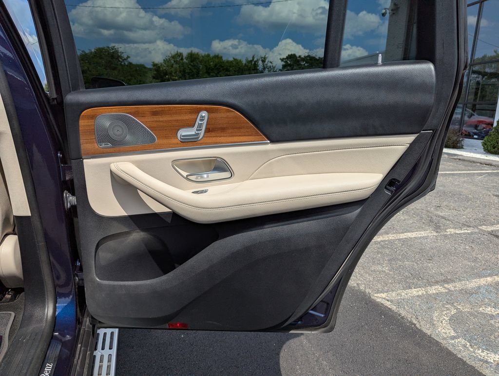 Used 2021 Mercedes-Benz GLS 450 4MATIC image 38