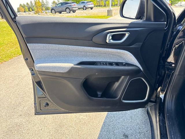 Used 2025 Jeep Compass Sport AWD/4WD image 20