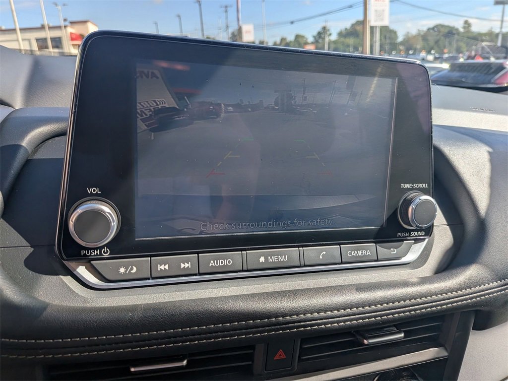 Used 2024 Nissan Rogue SV image 18