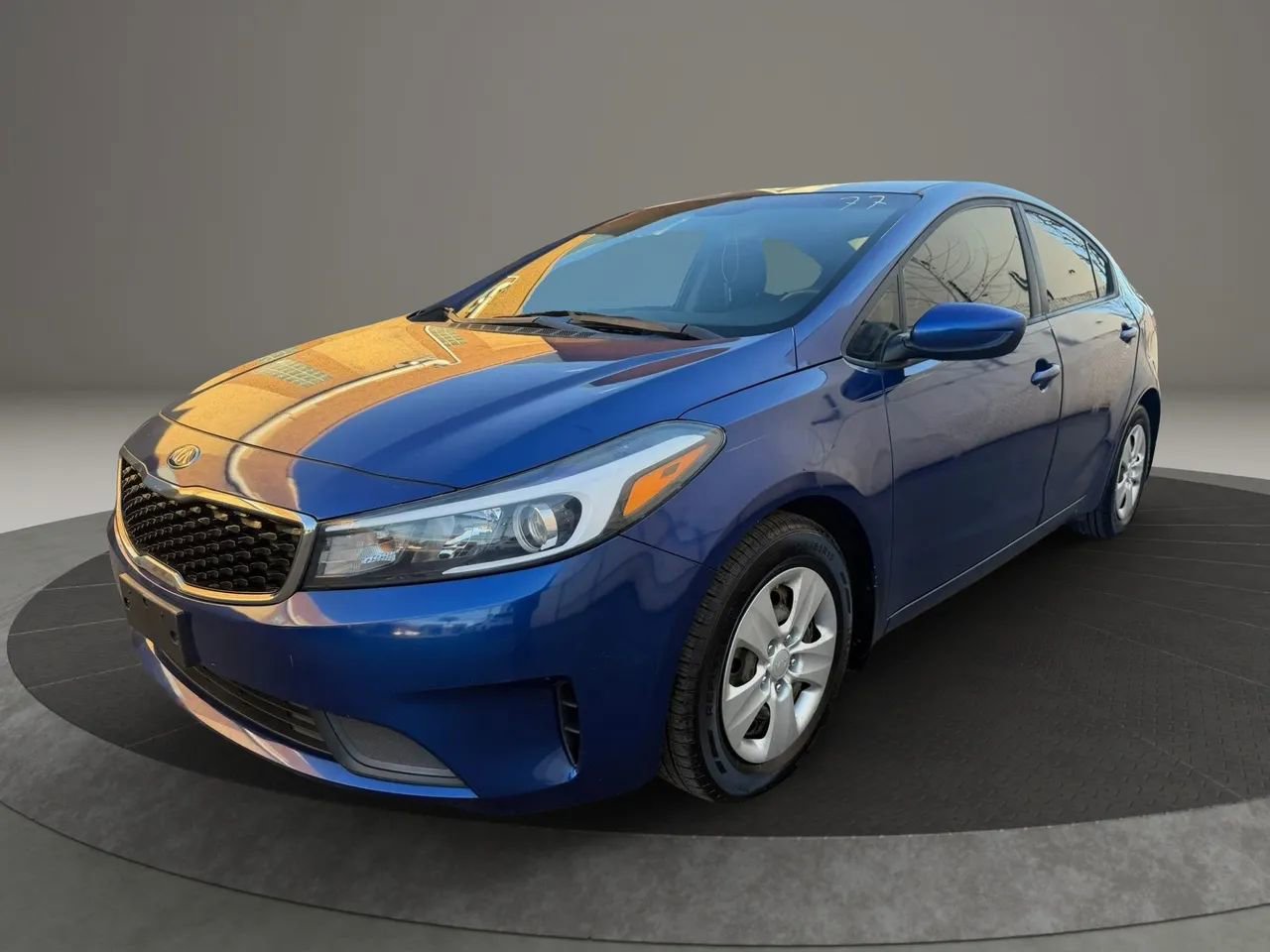 Used 2017 Kia Forte LX image 1