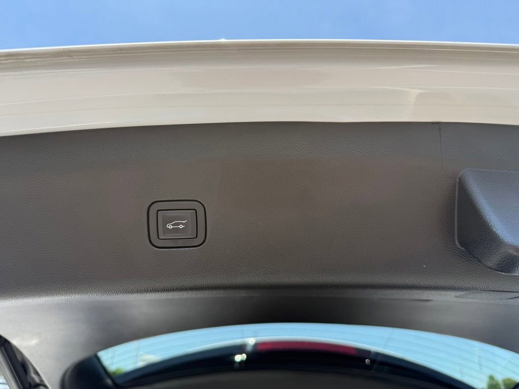 Used 2019 Buick Enclave Avenir w/ Avenir Technology Package FWD image 39