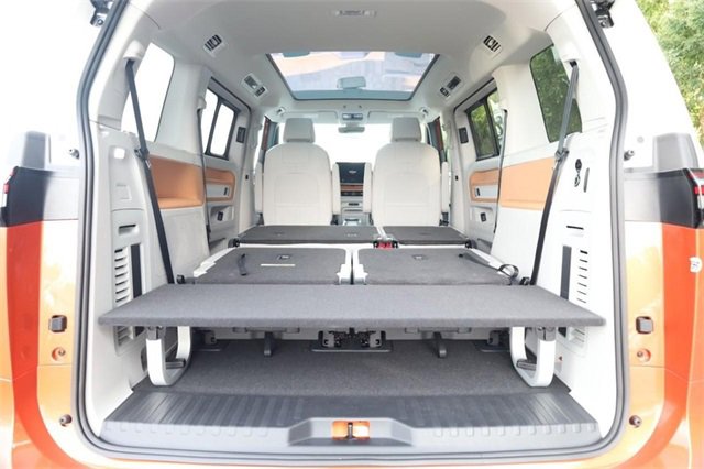 New 2025 Volkswagen ID. Buzz Pro S Plus image 9