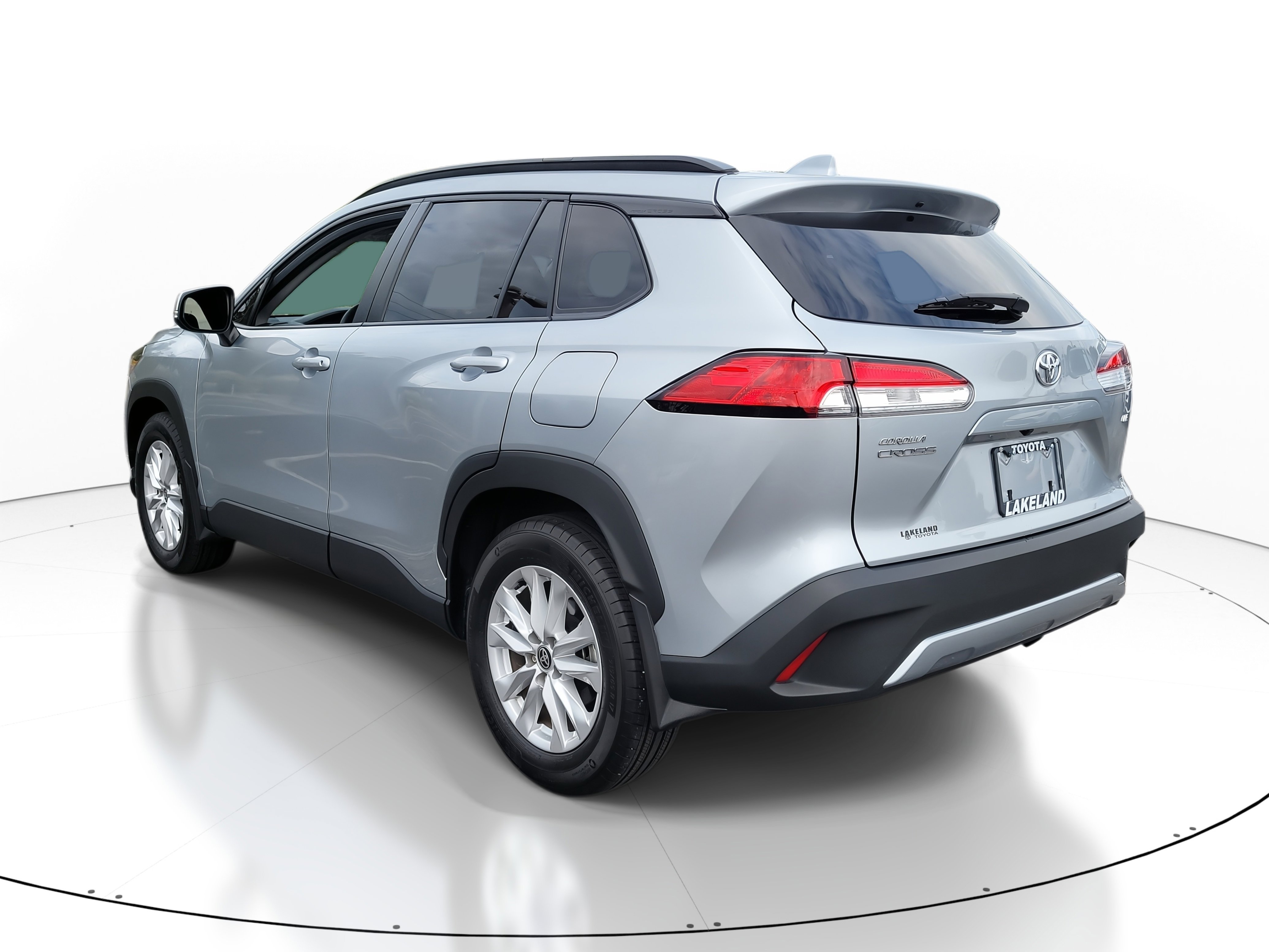 Certified 2024 Toyota Corolla Cross LE image 5