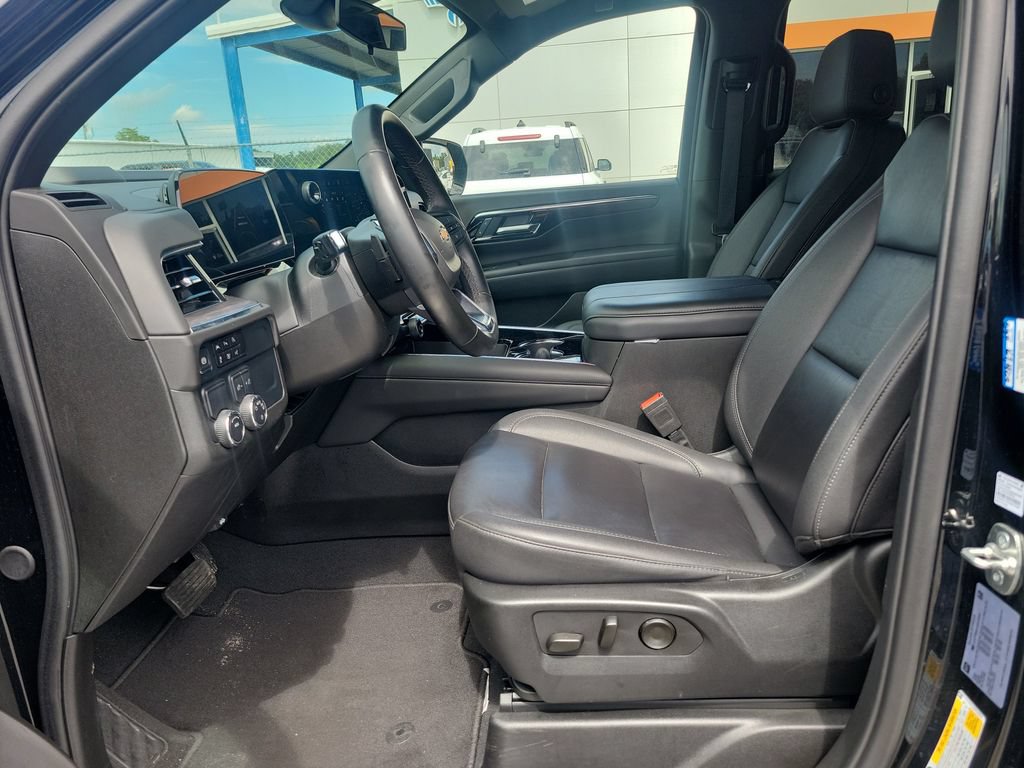 Used 2025 Chevrolet Tahoe LT RWD image 41