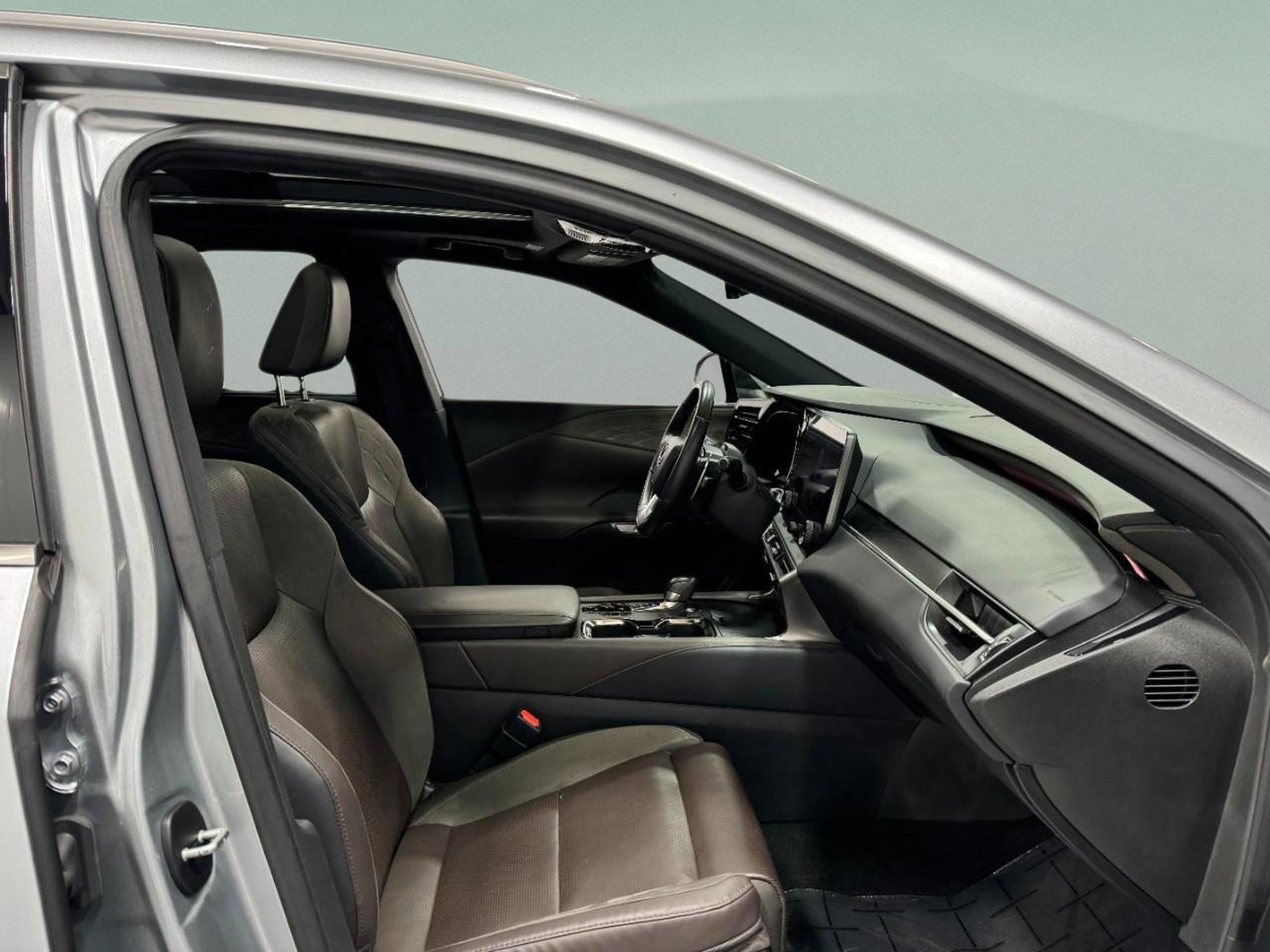 Used 2023 Lexus RX 350 RX 350 Luxury w/ Cold Area Package image 17