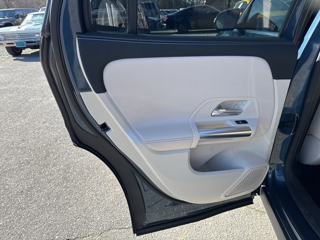 Used 2022 Mercedes-Benz GLA 250 4MATIC w/ Premium Package Lite image 27