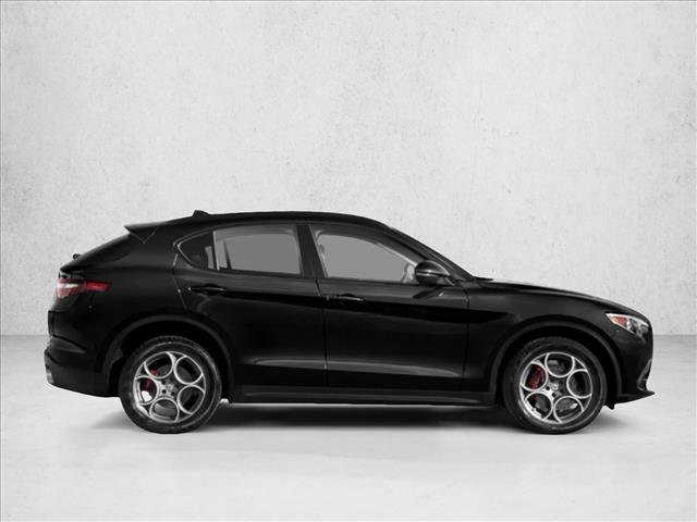Used 2018 Alfa Romeo Stelvio Ti Sport image 4