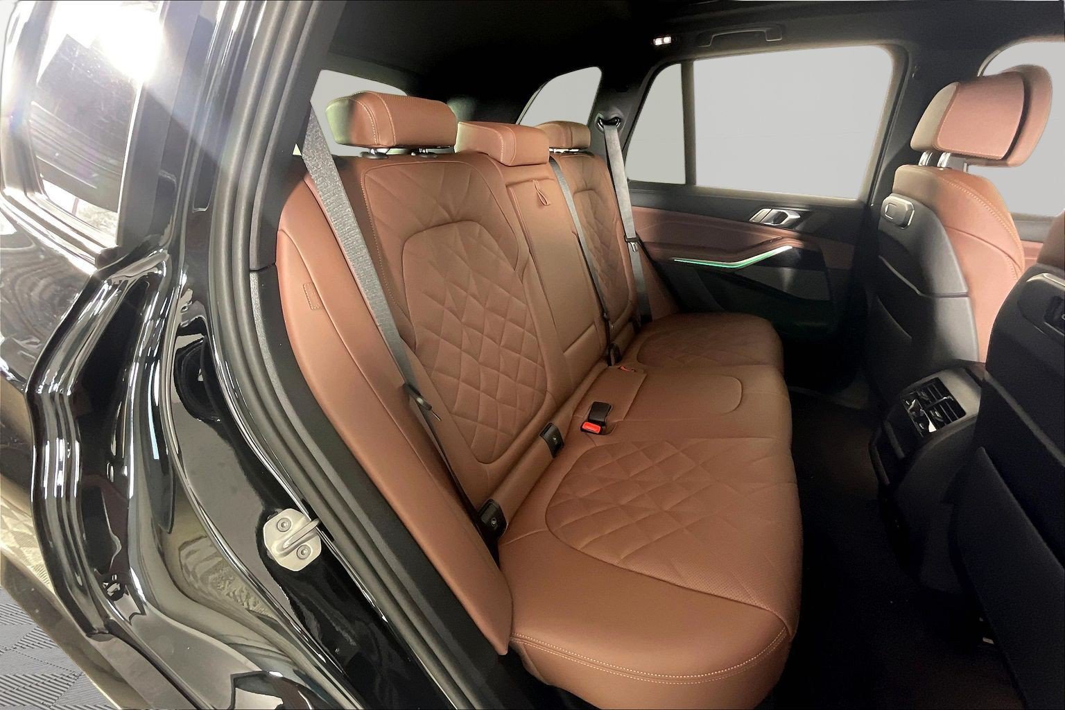 New 2026 BMW X5 xDrive40i w/ M Sport Package AWD/4WD image 10