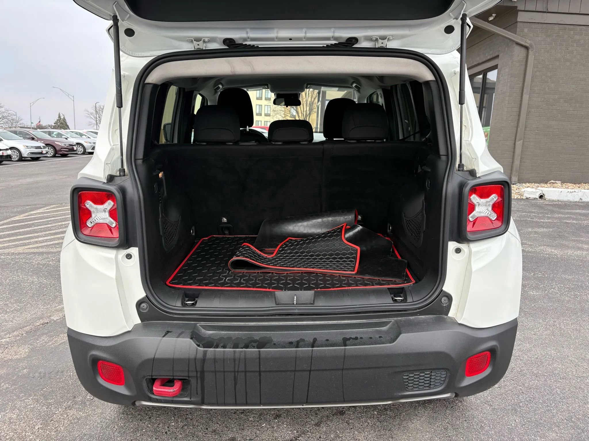 Used 2020 Jeep Renegade Trailhawk w/ Cold Weather Group image 9