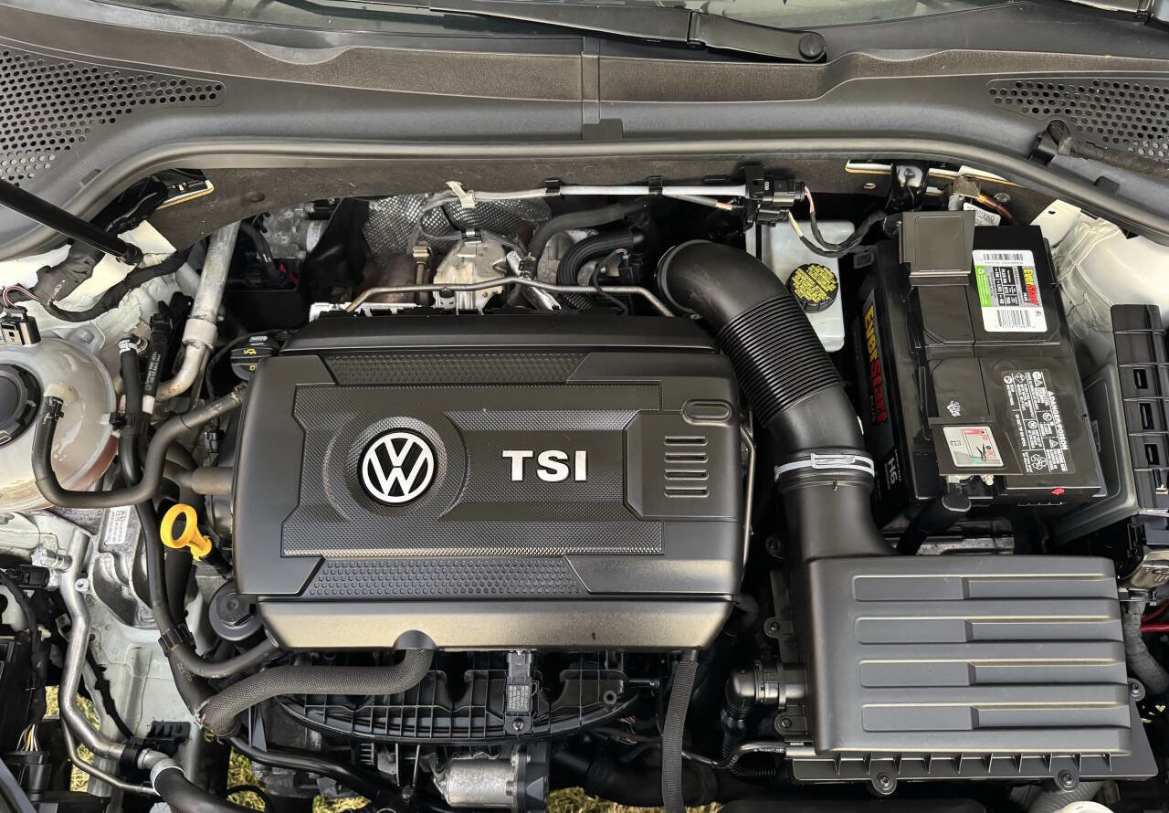 Used 2018 Volkswagen Golf S image 18