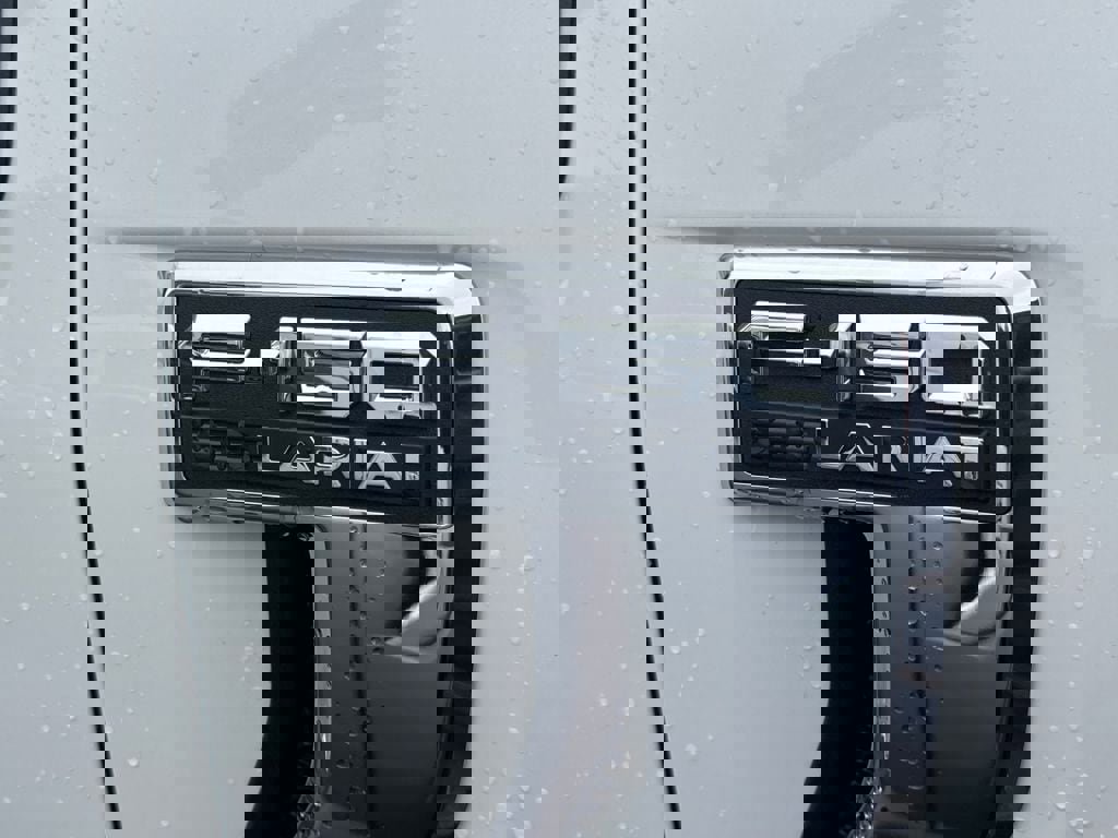 New 2025 Ford F150 Lariat w/ Equipment Group 502A High image 4