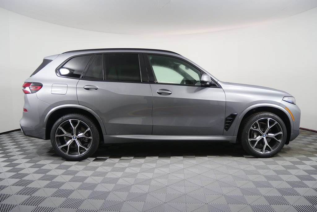 Used 2026 BMW X5 xDrive40i w/ M Sport Package AWD/4WD image 7
