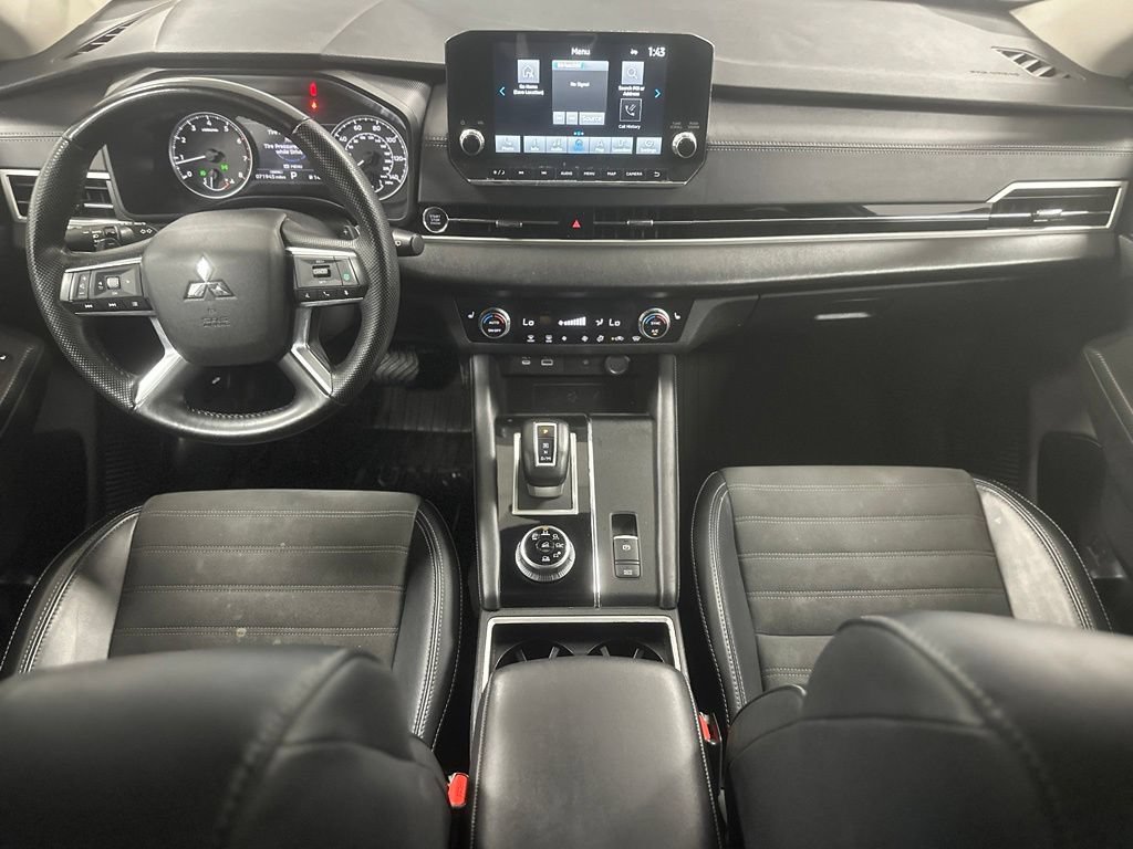 Used 2024 Mitsubishi Outlander SE AWD/4WD image 3