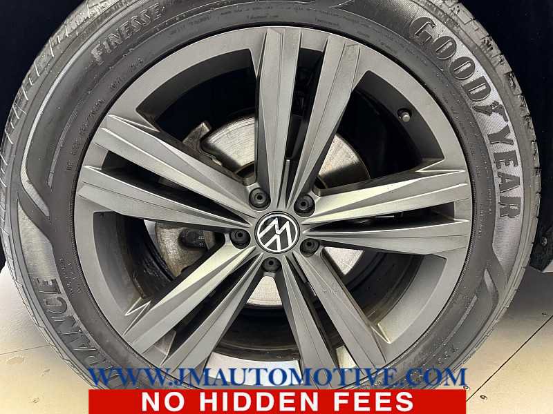 Used 2022 Volkswagen Atlas SEL R-Line AWD/4WD image 9