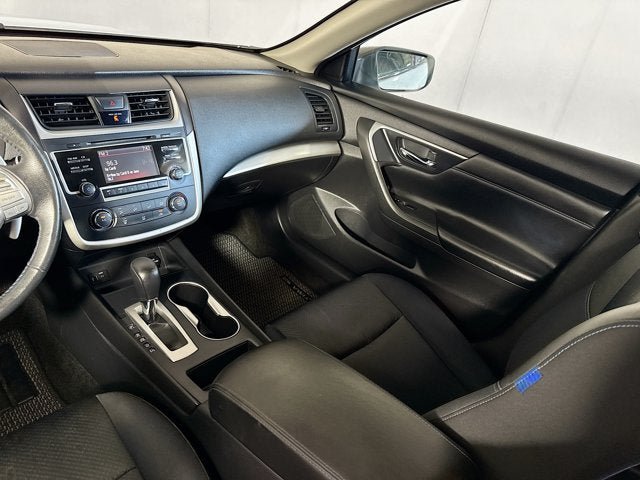 Used 2016 Nissan Altima 2.5 SR w/ LED Appearance Package FWD image 17