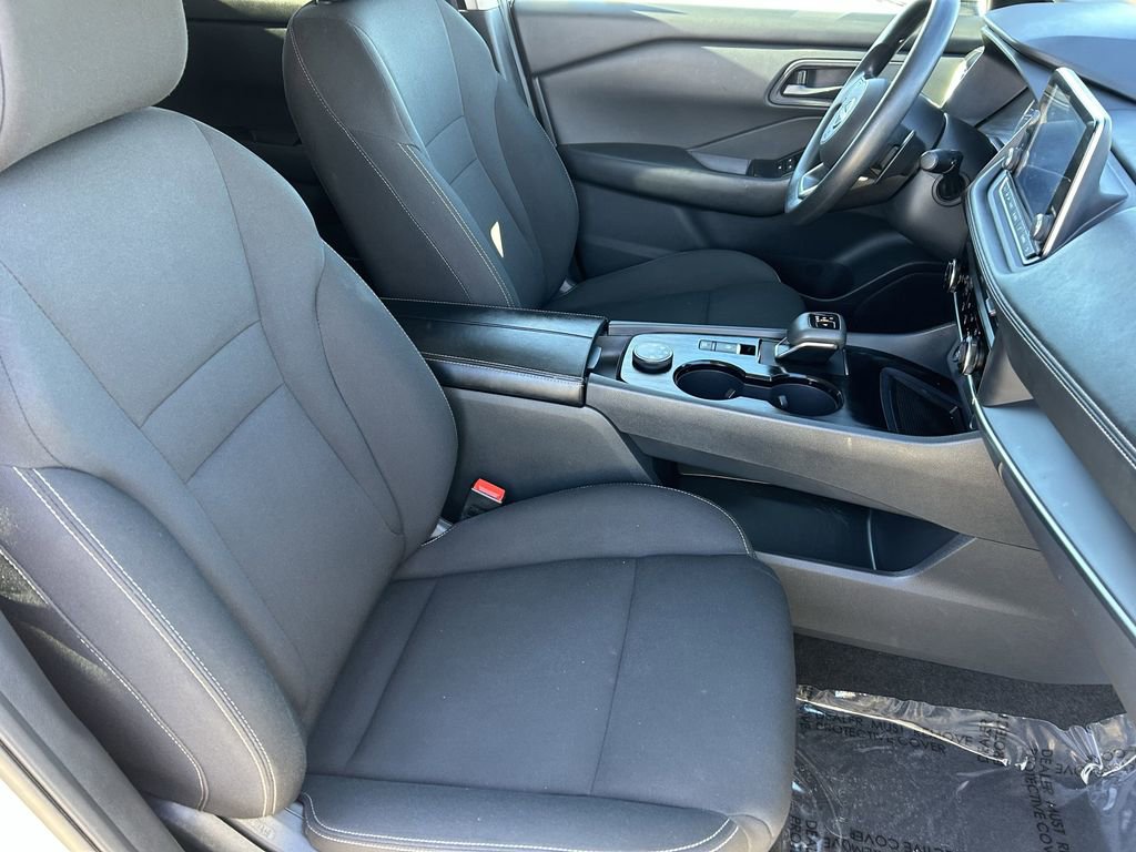 Used 2024 Nissan Rogue S image 10