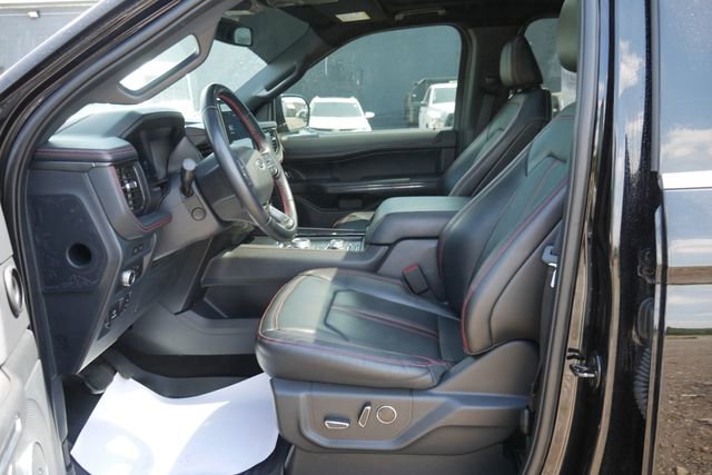 Used 2022 Ford Expedition Limited AWD/4WD image 2