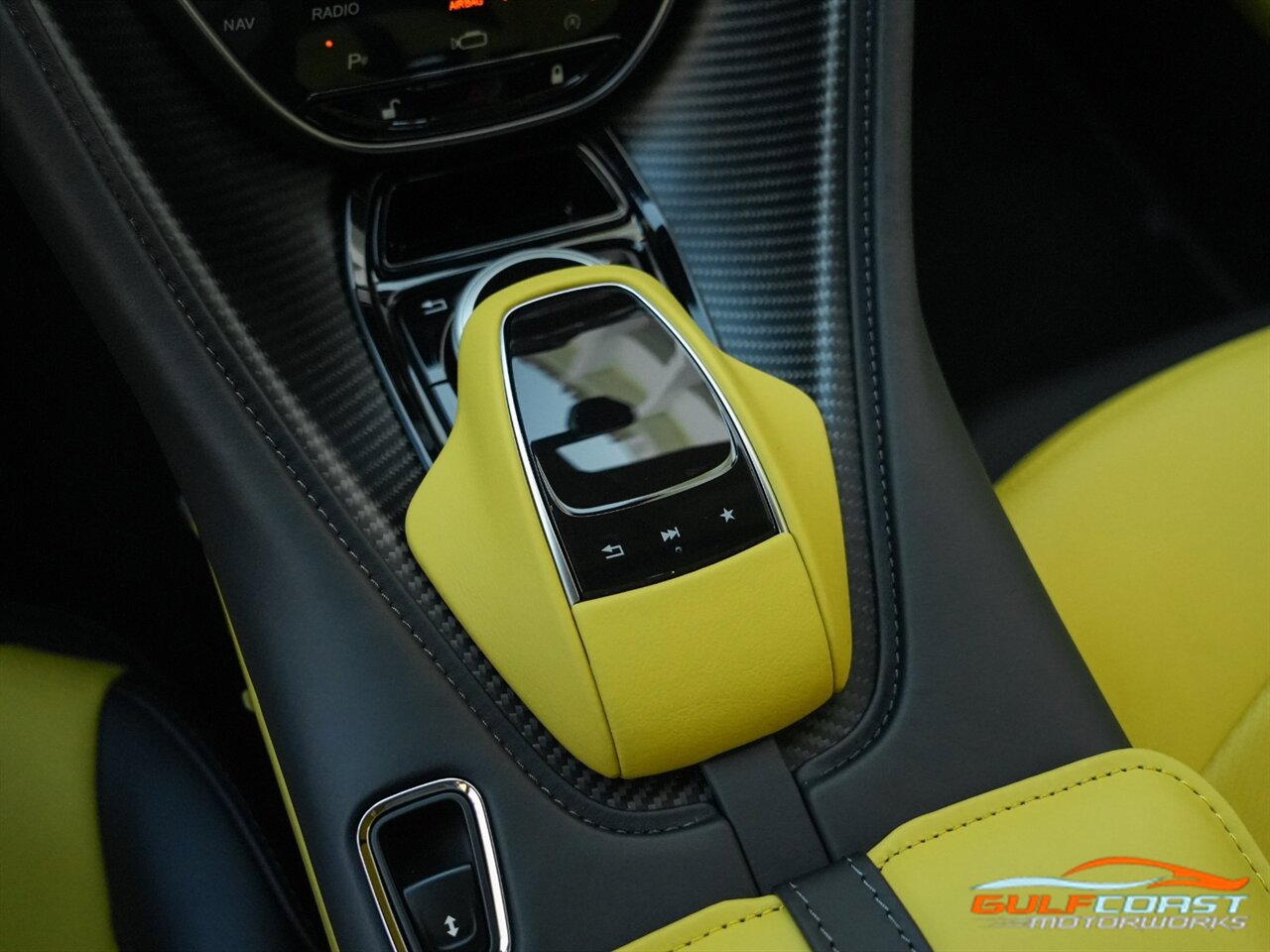 Used 2023 Aston Martin DBS Coupe RWD image 22