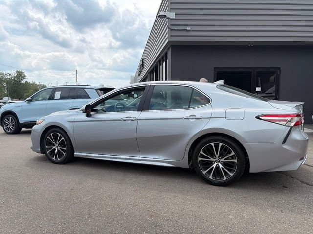 Used 2020 Toyota Camry SE FWD image 8