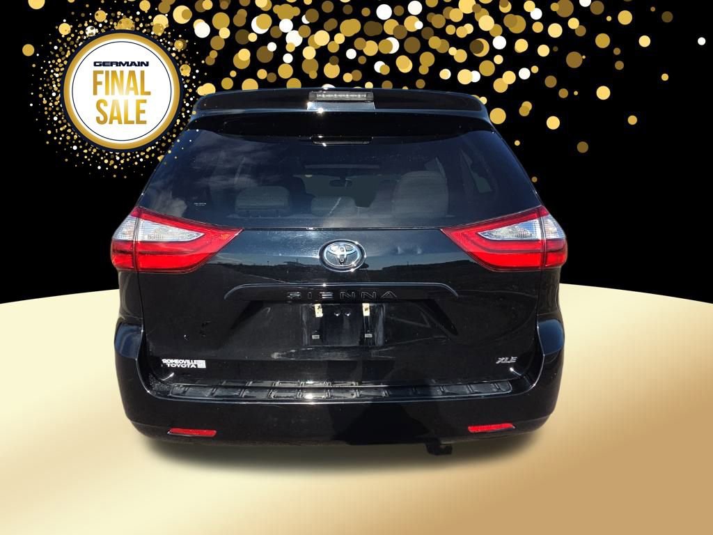 Used 2017 Toyota Sienna XLE image 7