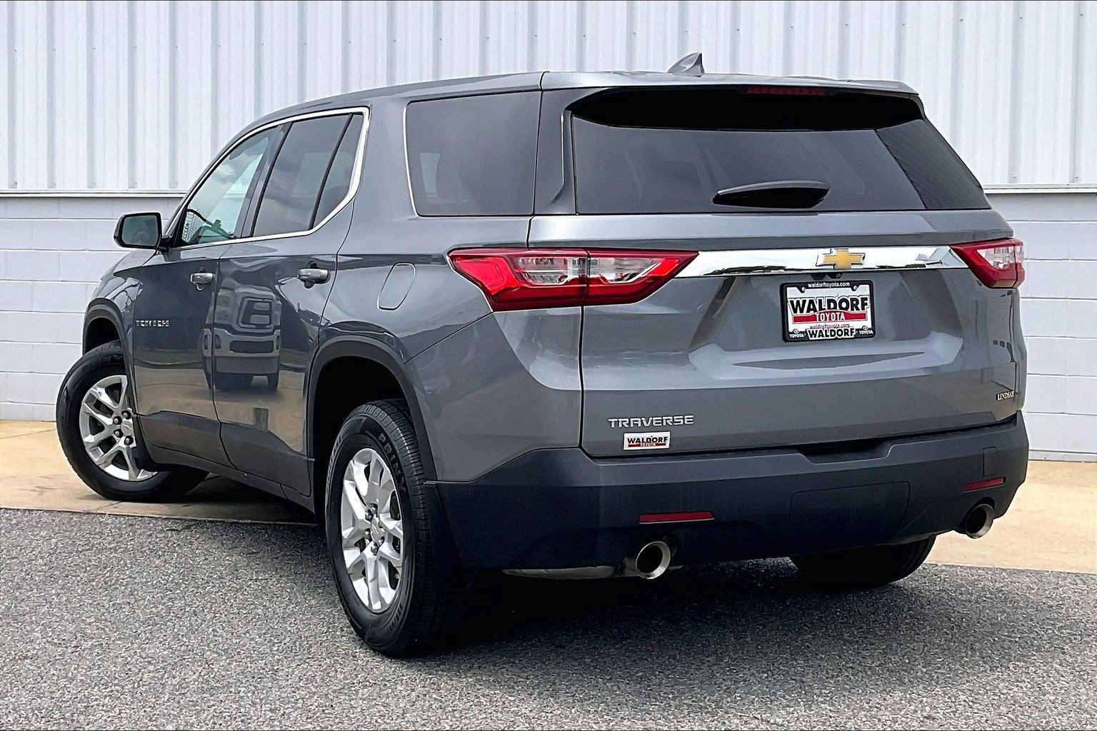 Used 2020 Chevrolet Traverse LS FWD image 15