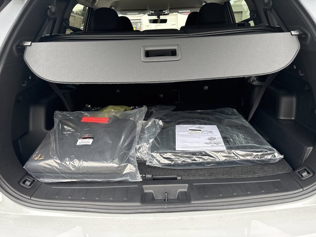 New 2026 Mitsubishi Outlander ES FWD image 28