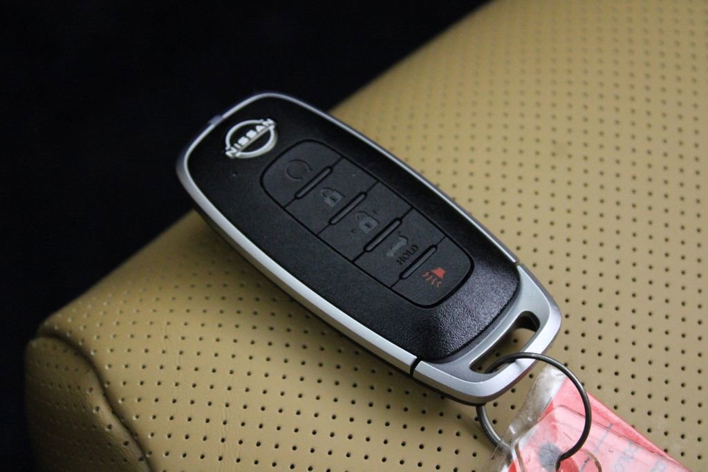 Certified 2023 Nissan Rogue Platinum image 30