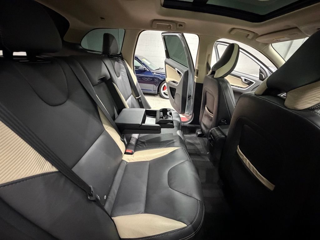 Used 2012 Volvo XC60 T6 AWD/4WD image 25