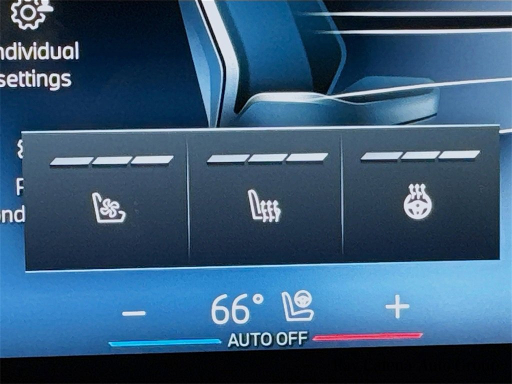 Used 2025 BMW iX xDrive50 w/ Premium Package image 21