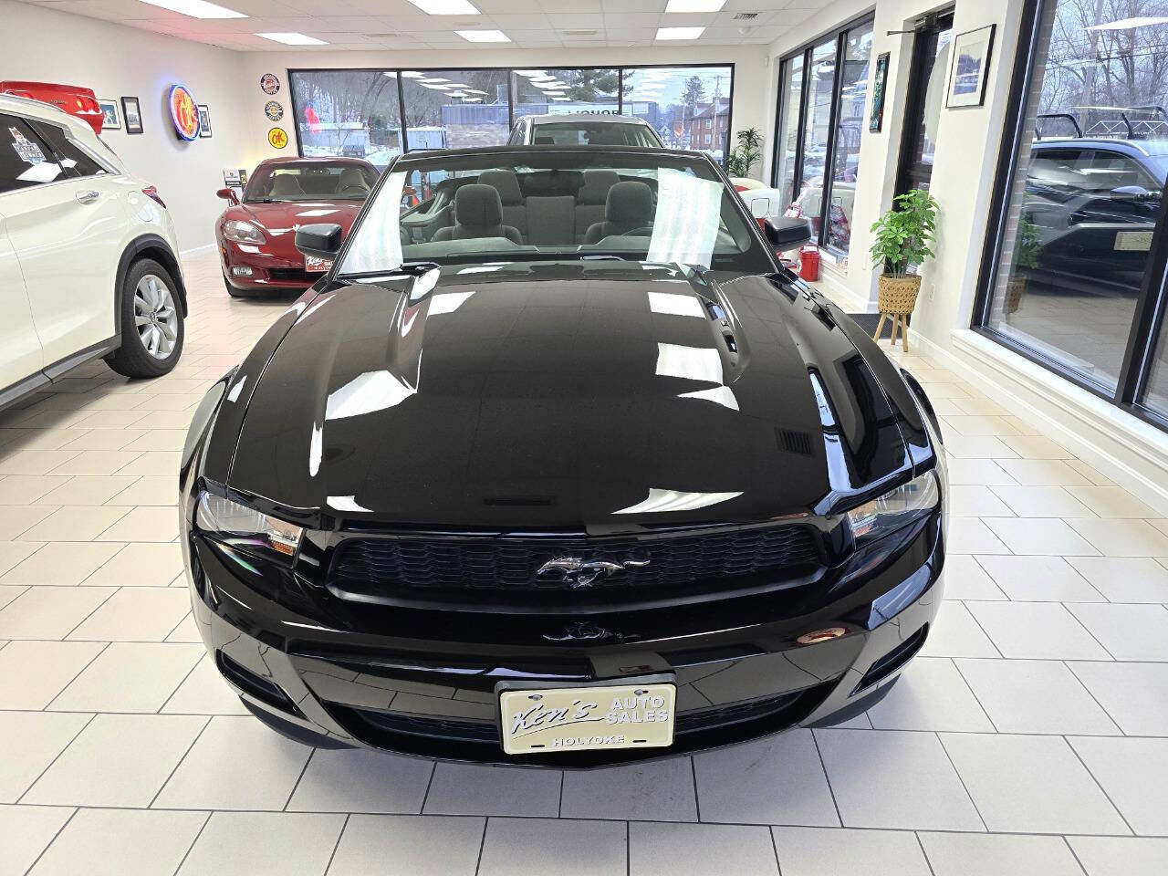 Used 2012 Ford Mustang Convertible image 7