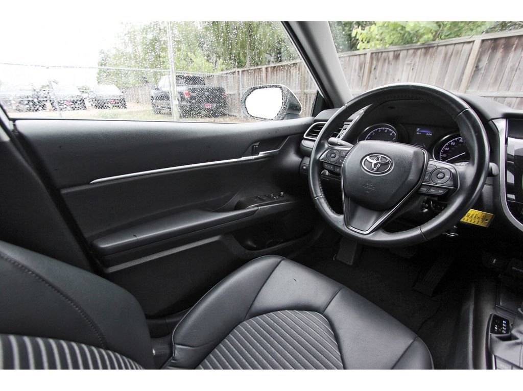 Used 2023 Toyota Camry SE FWD image 10