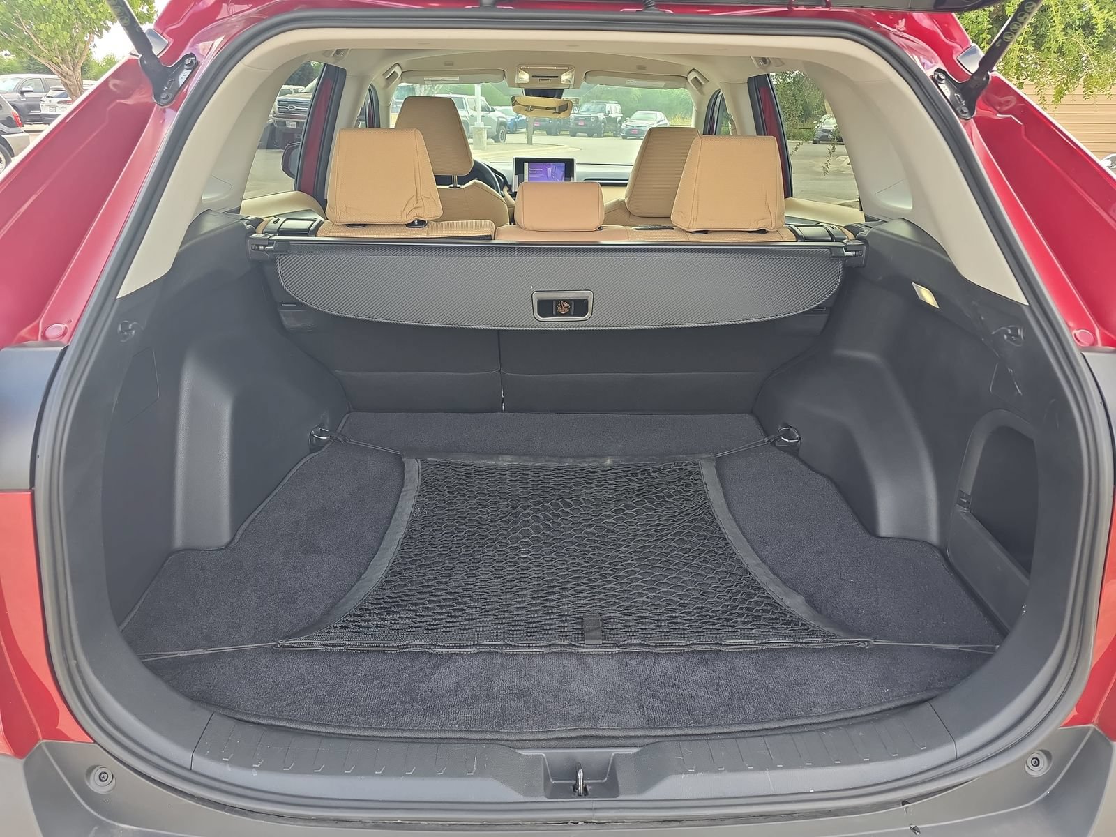 Used 2025 Toyota RAV4 LE AWD/4WD image 30