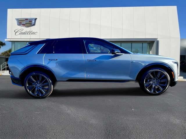 New 2027 Cadillac Lyriq Signature Sport RWD image 2