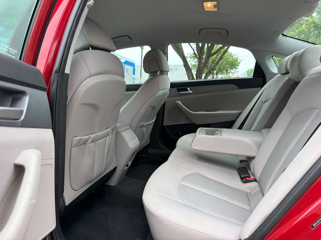 Used 2017 Hyundai Sonata SE FWD image 14
