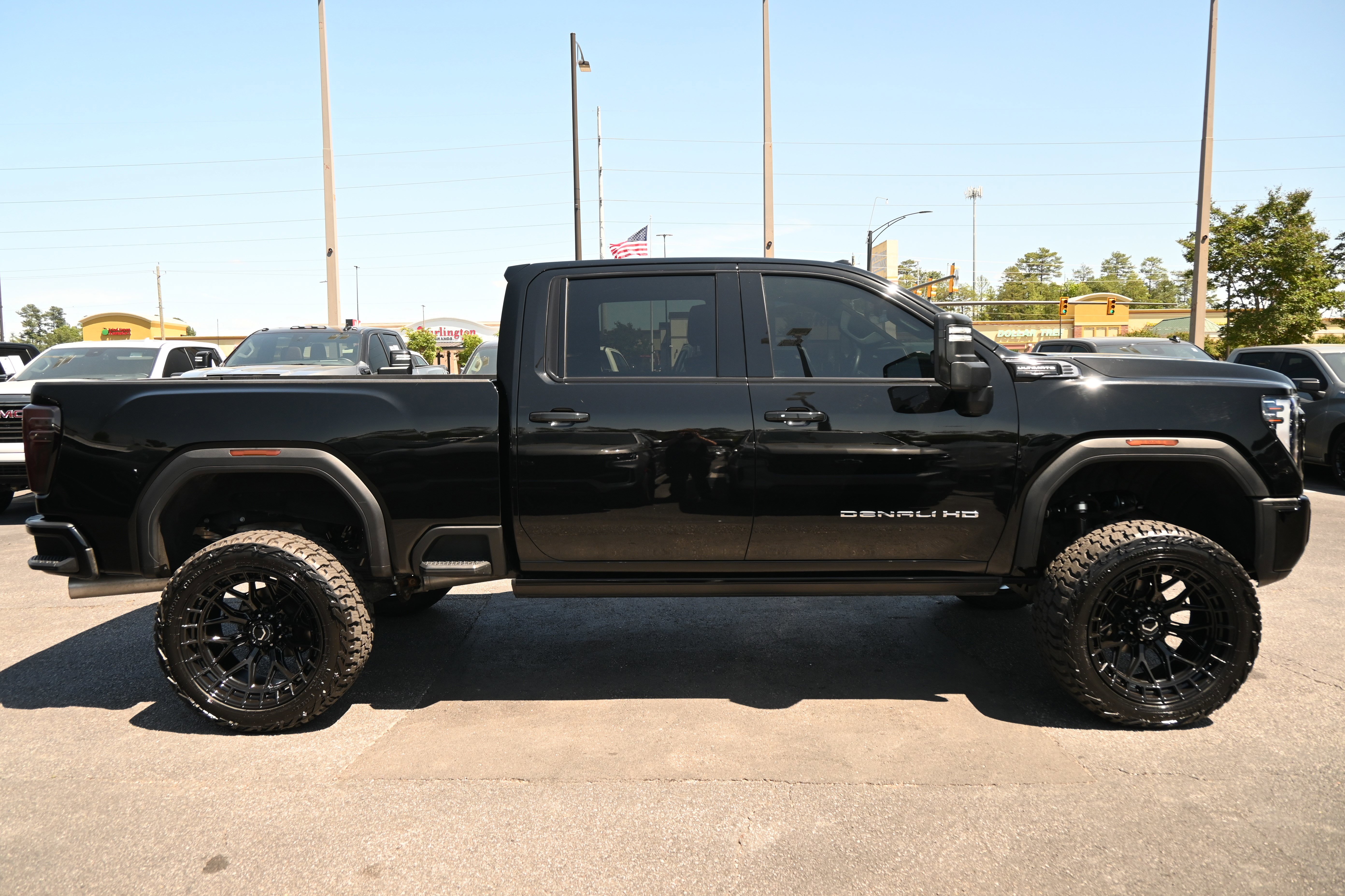 Used 2025 GMC Sierra 2500 Denali Ultimate w/ Max Trailering Package image 18