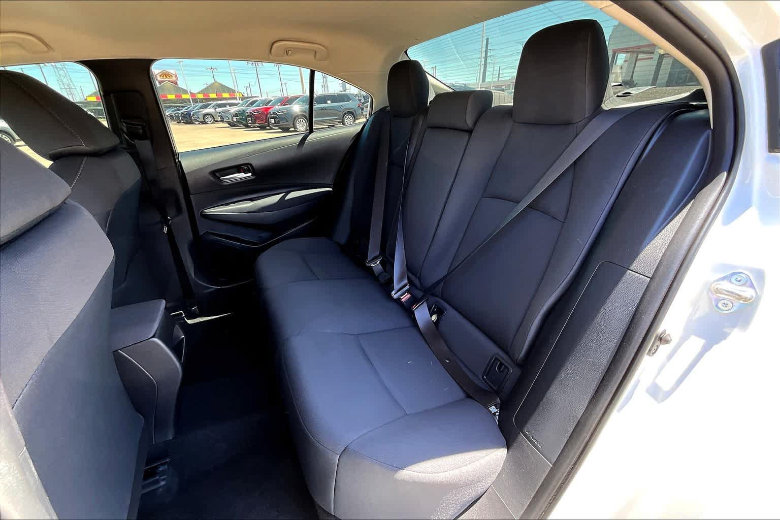 Used 2021 Toyota Corolla LE FWD image 20