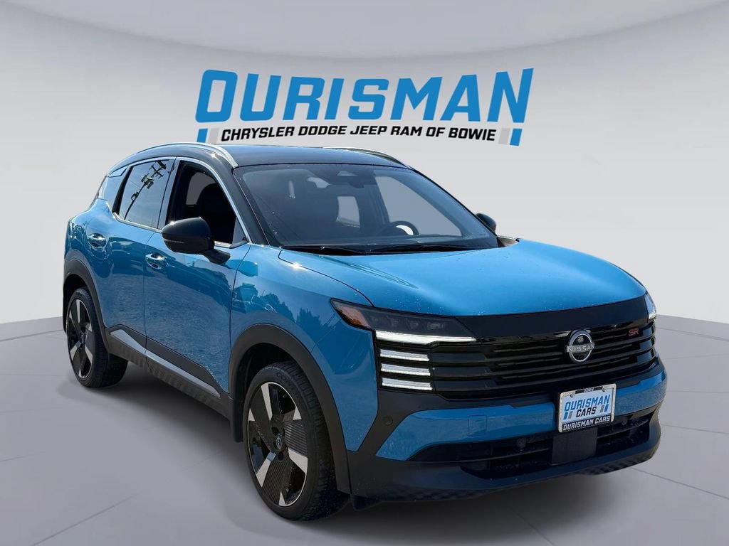 Used 2025 Nissan Kicks SR w/ Illumination Package AWD/4WD image 1