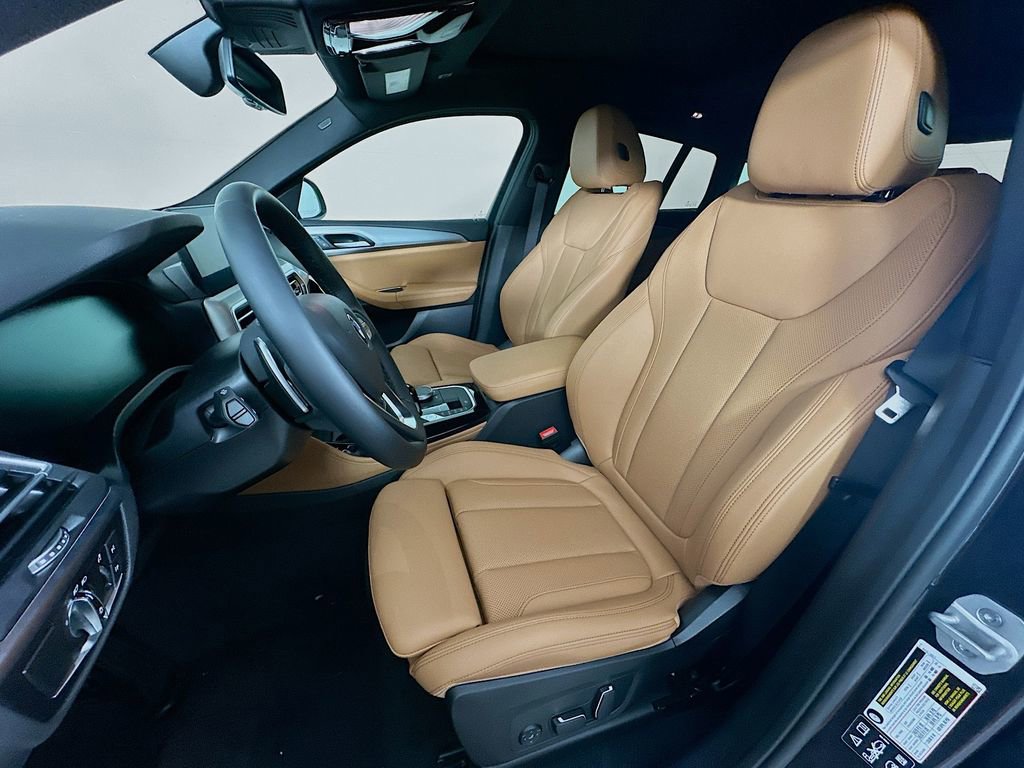 Used 2025 BMW X4 xDrive30i w/ Premium Package image 26