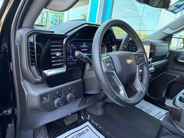 Used 2025 Chevrolet Silverado 1500 LT AWD/4WD image 33
