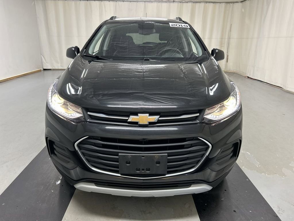 Used 2019 Chevrolet Trax LT w/ LT Convenience Package image 3