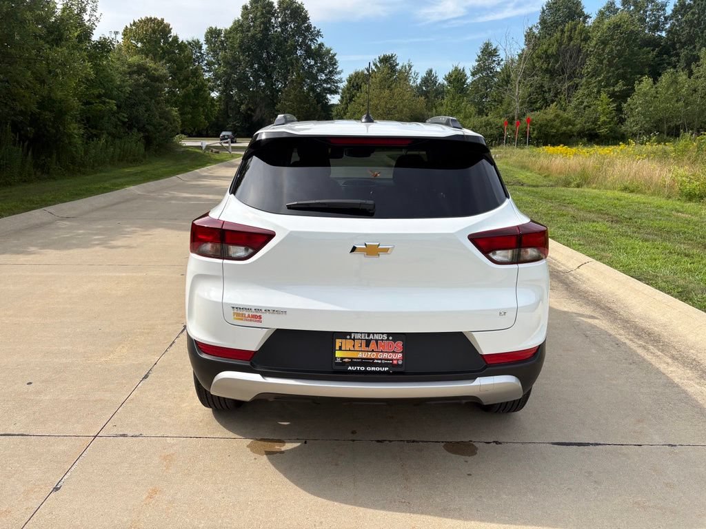 Used 2023 Chevrolet TrailBlazer LT w/ Convenience Package FWD image 8