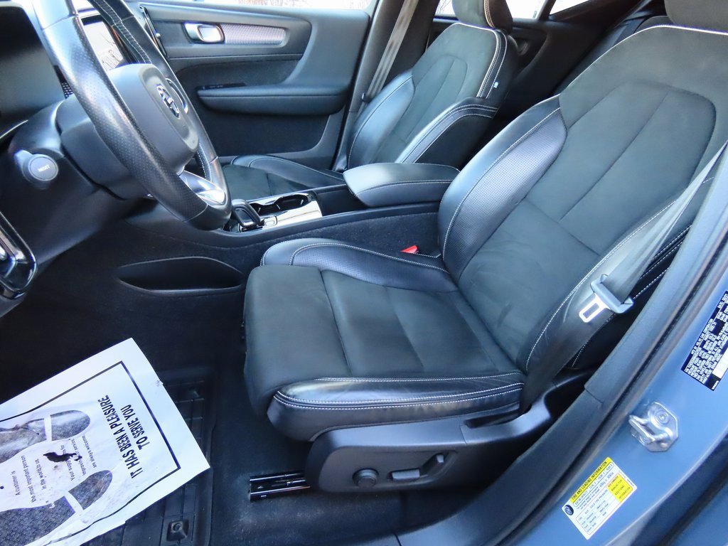 Used 2021 Volvo XC40 P8 Recharge image 36